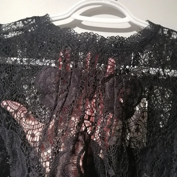 NWT Zara Lace Floral Blouse with Flutter Sleeves Small - Picture 9 of 16